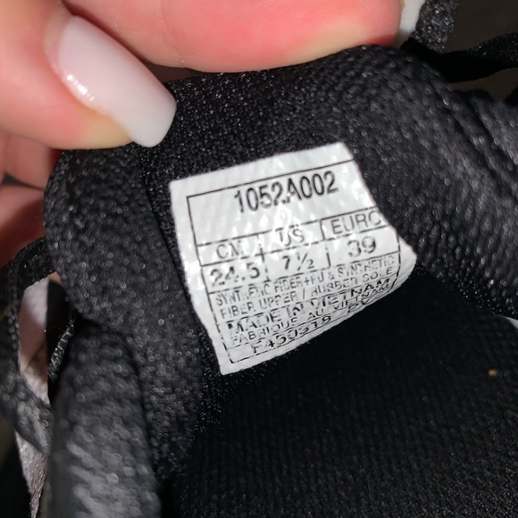 ASICS volleyball shoes - Picture 4 of 4